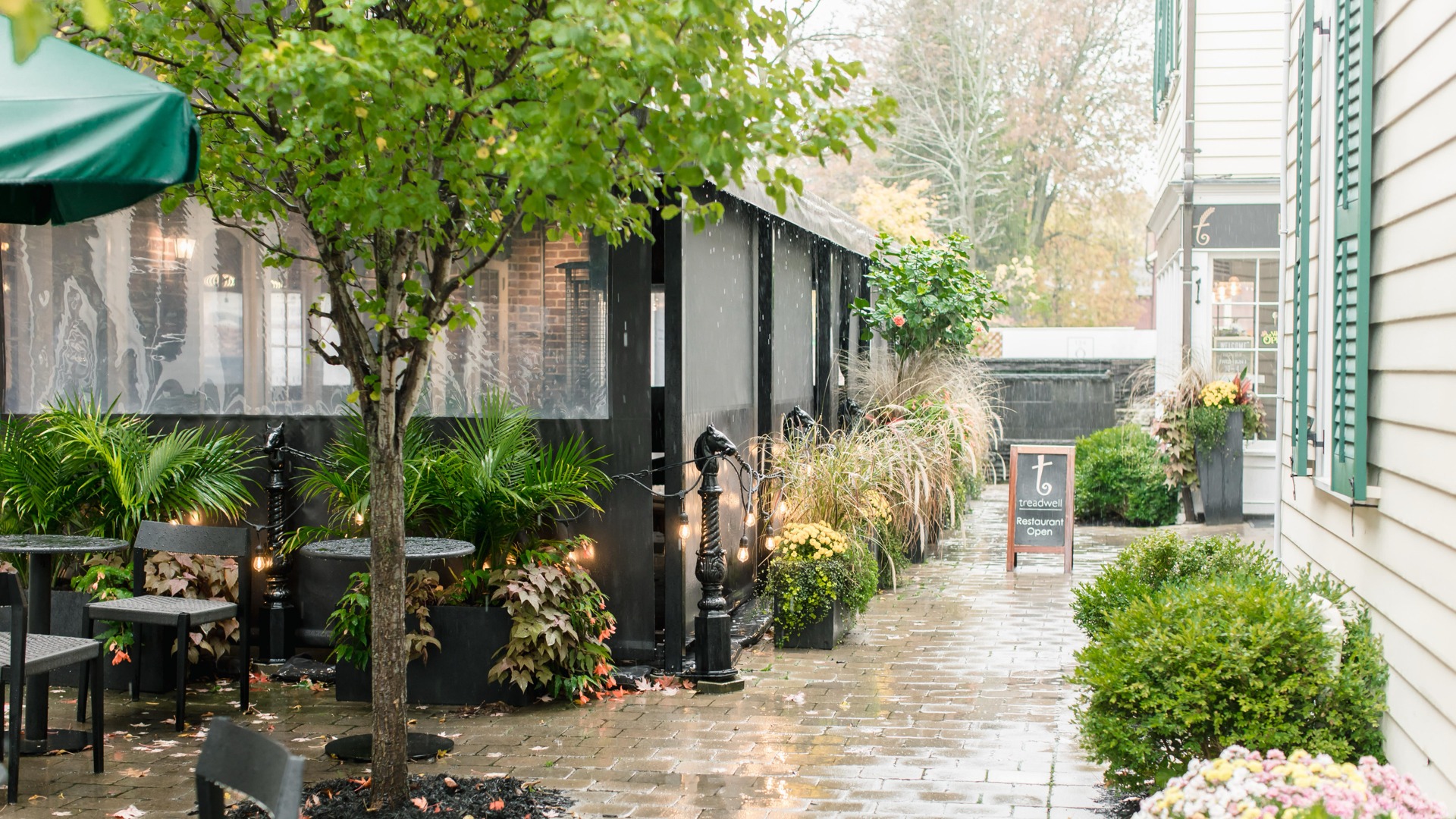 Treadwell Cuisine Exterior